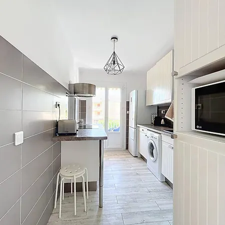 Lumineux T3 Climatise Pres De La Des Lecques, Avec Double Terrasse Et Parking. - Fr-1-770-22 Lejlighed *