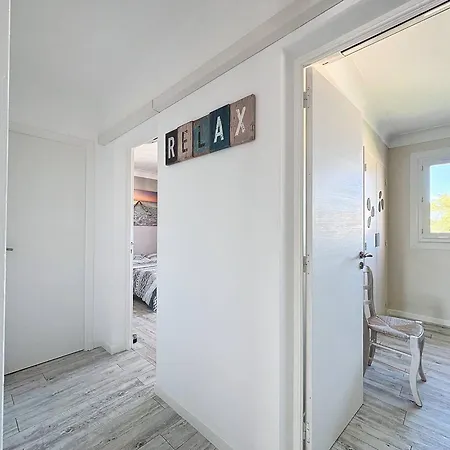 Lumineux T3 Climatise Pres De La Des Lecques, Avec Double Terrasse Et Parking. - Fr-1-770-22 Lejlighed