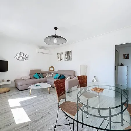 Lumineux T3 Climatise Pres De La Des Lecques, Avec Double Terrasse Et Parking. - Fr-1-770-22