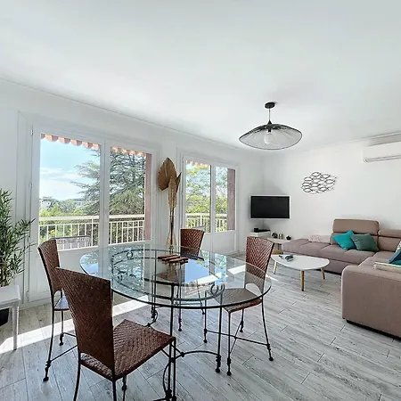 Lumineux T3 Climatise Pres De La Des Lecques, Avec Double Terrasse Et Parking. - Fr-1-770-22 Lejlighed