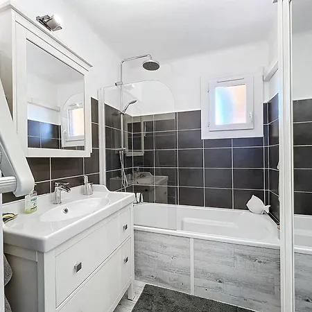 Lumineux T3 Climatise Pres De La Des Lecques, Avec Double Terrasse Et Parking. - Fr-1-770-22 Lejlighed Saint-Cyr-sur-Mer