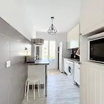 Lumineux T3 Climatise Pres De La Des Lecques, Avec Double Terrasse Et Parking. - Fr-1-770-22 דירה *