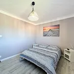 דירה Lumineux T3 Climatise Pres De La Des Lecques, Avec Double Terrasse Et Parking. - Fr-1-770-22 *